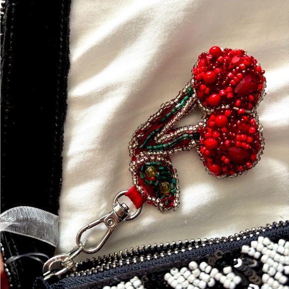 NWT Viral black and white houndstooth cherry pattern beaded baguette bag - Picture 12 of 16